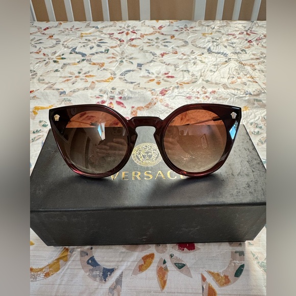 Authentic Versace brown gradient cat eye sunglasses - Picture 3 of 12